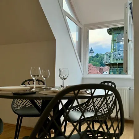 Carillon By Bestchoice - Old - Self Check-in With Parking Option Lejlighed Graz