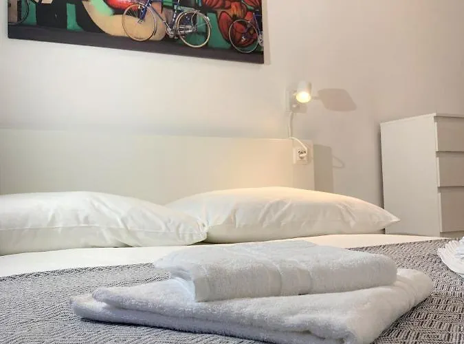 Carillon By Bestchoice - Old - Self Check-in With Parking Option Apartamento Graz