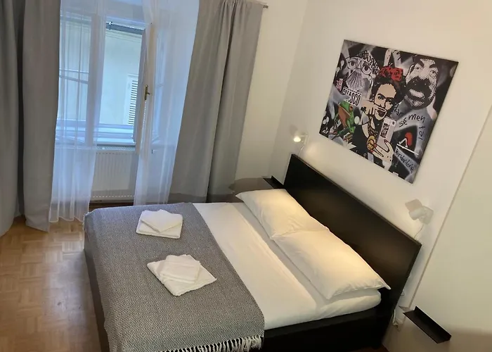 Carillon By Bestchoice - Old - Self Check-in With Parking Option Lägenhet Graz